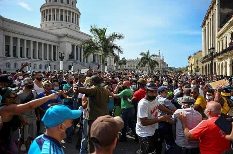Protestas en Cuba: gobierno bloquea redes sociales