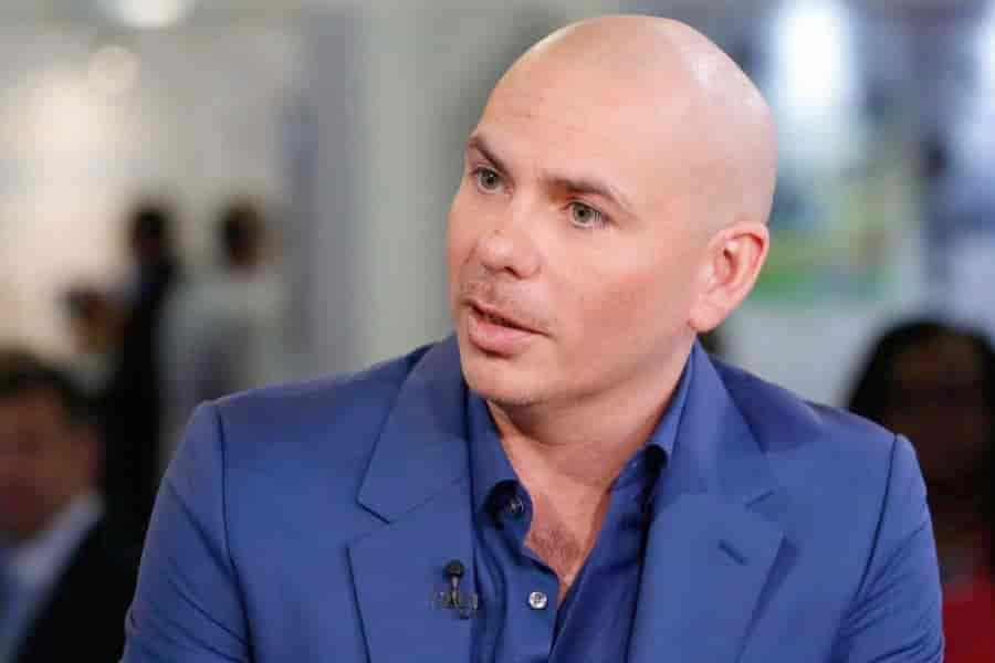 Llama Pitbull a apoyar protestas en Cuba