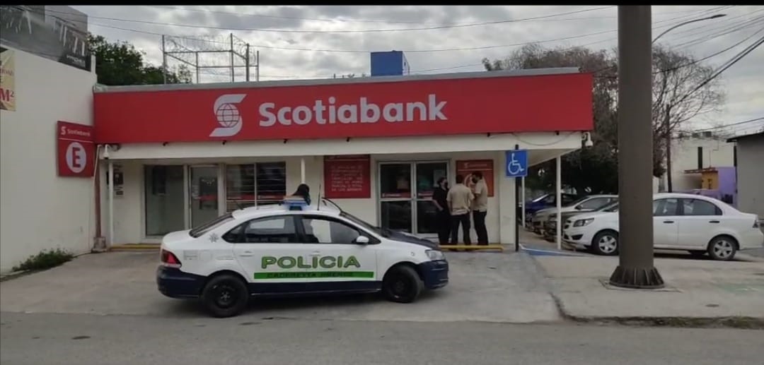 Un hombre que se hizo pasar como cliente y llevaba la cabeza vendada, asaltó una sucursal de Scotiabank