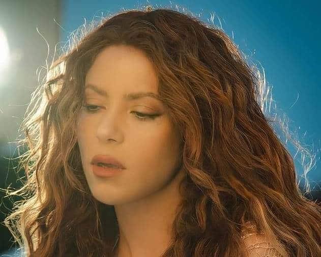 Shakira revela que tenía miedo de volver a cantar en inglés