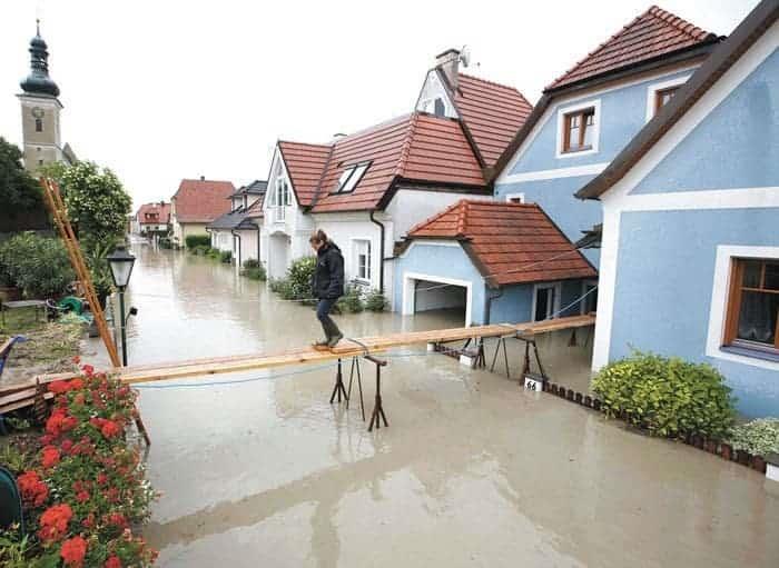 Llegan inundaciones a Austria