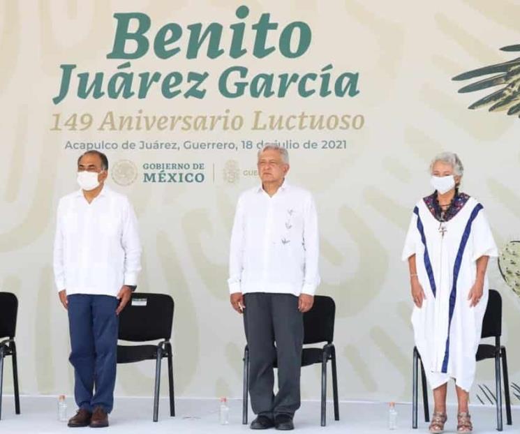 AMLO encabeza ceremonia por aniversario luctuoso de Juárez