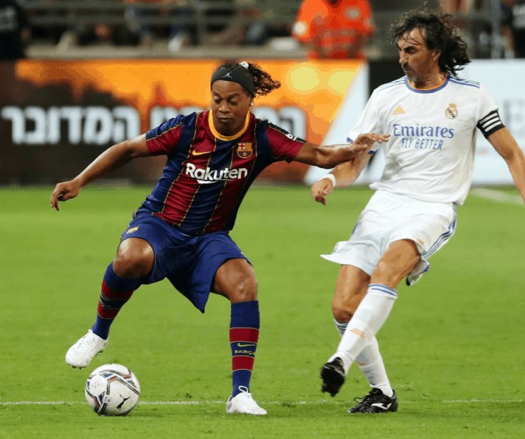 Brilla Ronaldinho en Juego de Leyendas