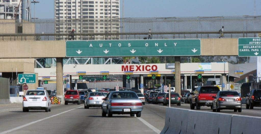 EU extiende restricciones en frontera con México