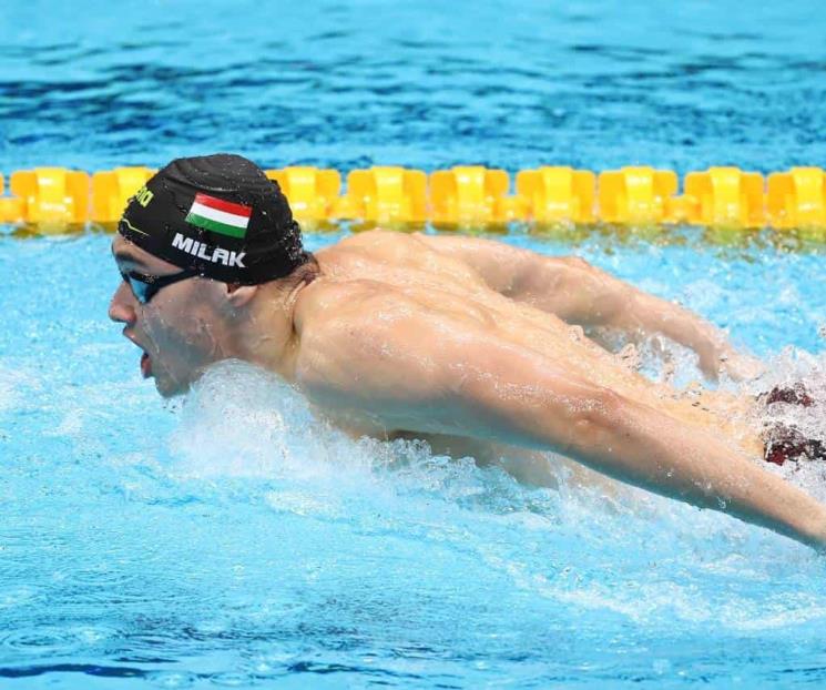 Bate húngaro Milak récord de Phelps