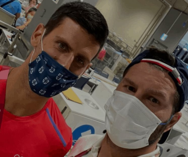 Se toman foto Gignac y Novak Djokovic