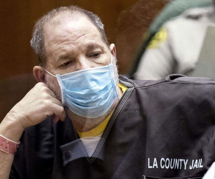Anulan un cargo contra Weinstein en juicio en California
