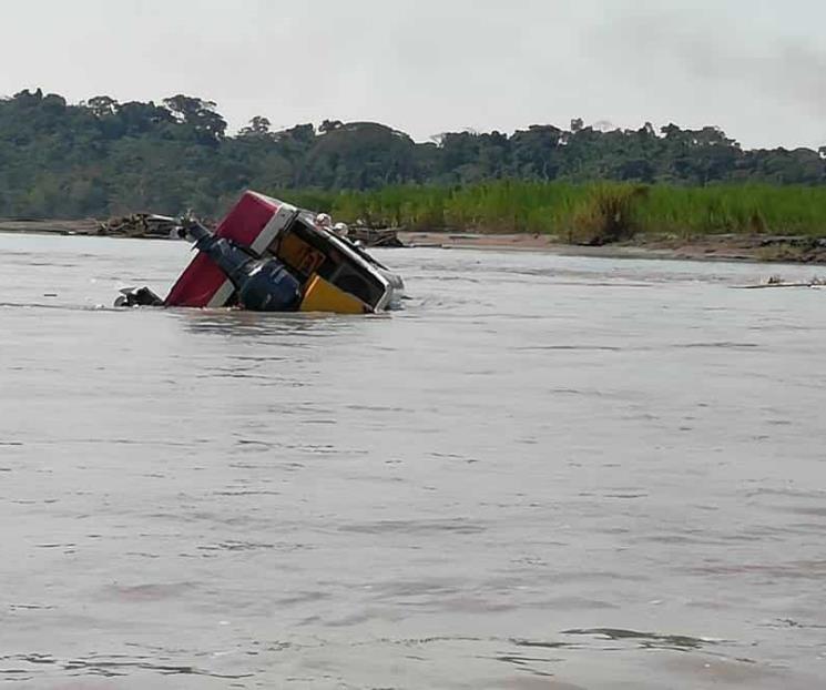 Deja naufragio en Ecuador al menos 6 muertos