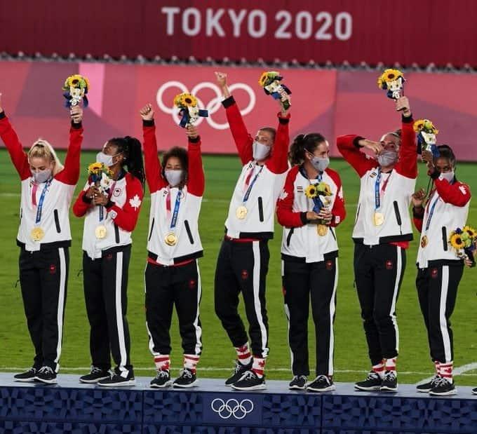 Logra Canadá Oro en Futbol Femenil