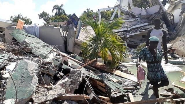 Aumenta a 724 el número de muertos tras sismo en Haití