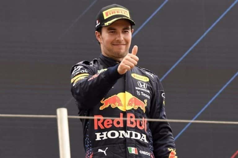 Quiere Checo mismo trato que tiene Verstappen en Red Bull