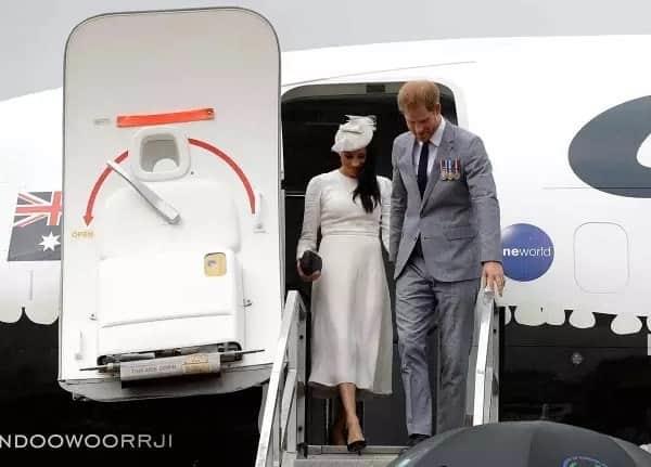 Príncipe Harry justifica sus viajes en jets privados