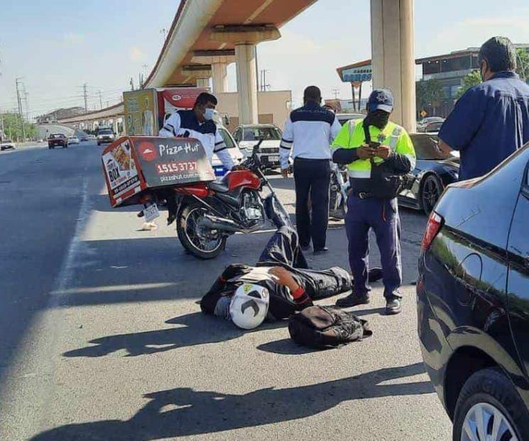 Queda motociclista lesionado tras choque