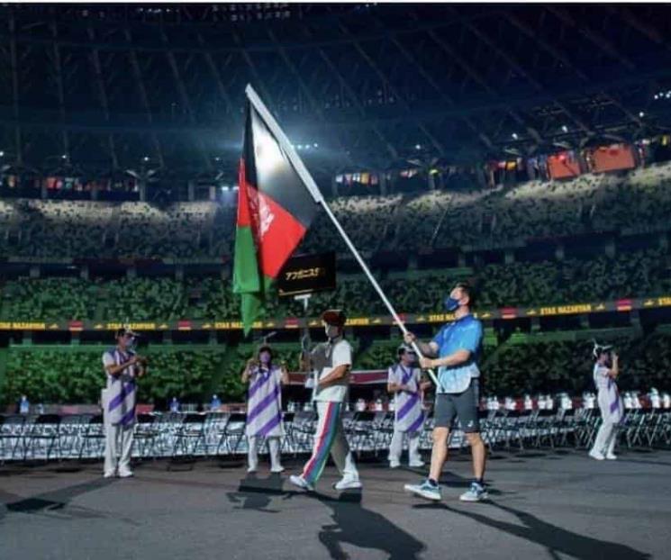 Desfilan bandera de Afganistán sin sus paraatletas