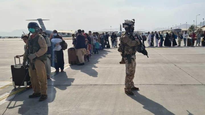 Inicia Rusia evacuación de Afganistán