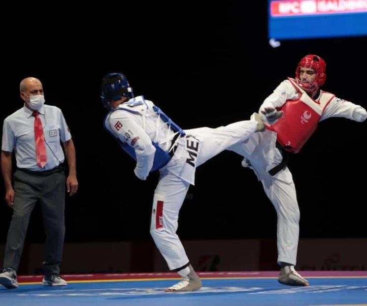 Asegura García plata, va por oro en taekwondo