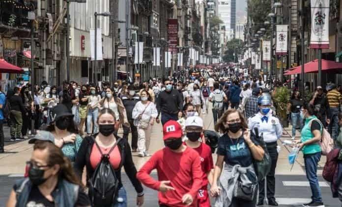 México registra 647 decesos y 15,586 contagios en 24 horas