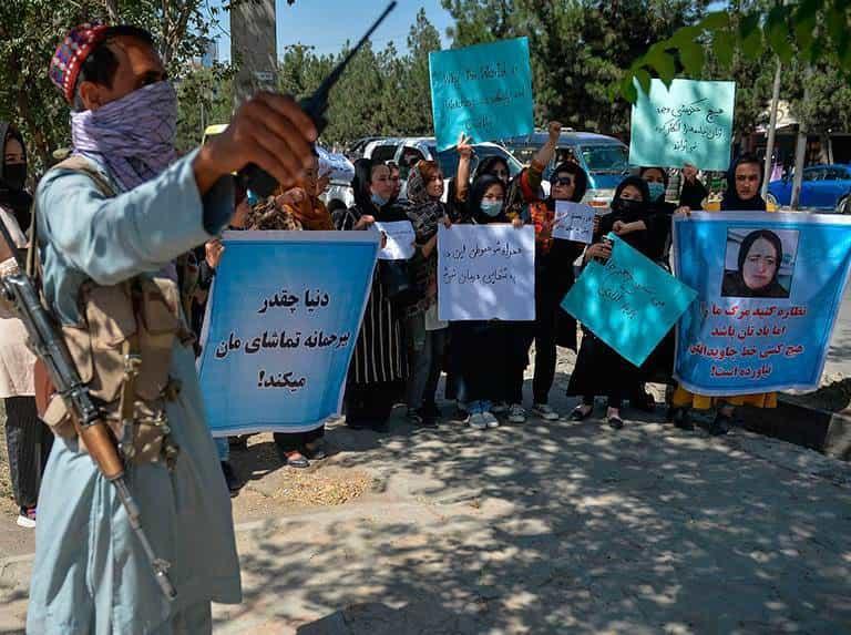 Prohíbe el Talibán manifestaciones no aprobadas