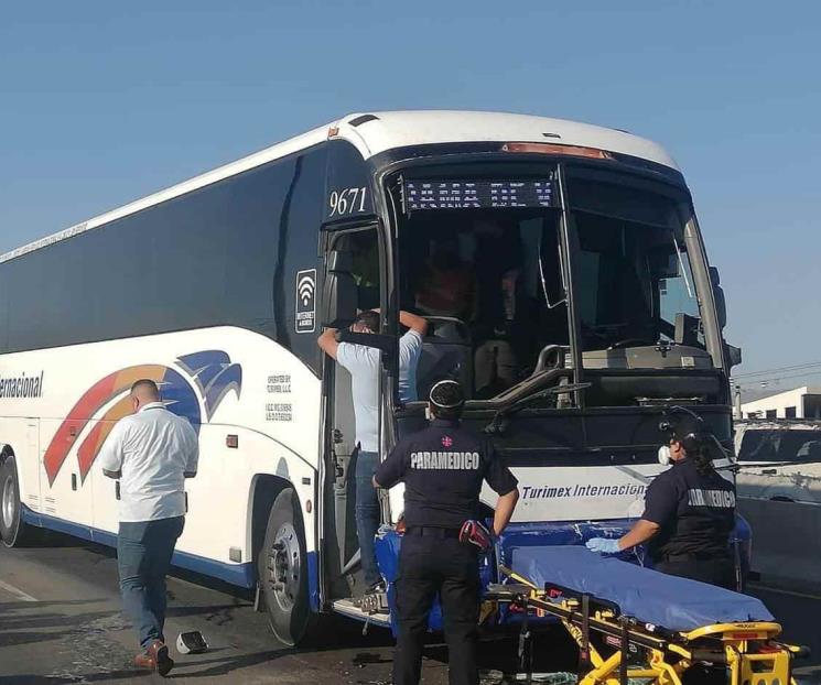 Se impactan autobuses de caravana anticovid de Samuel