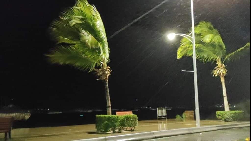 Pega huracán Olaf en Los Cabos
