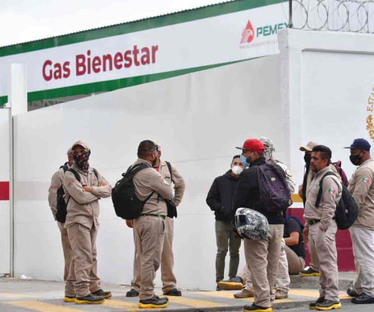 Protestan en Iztacalco trabajadores de Gas Bienestar