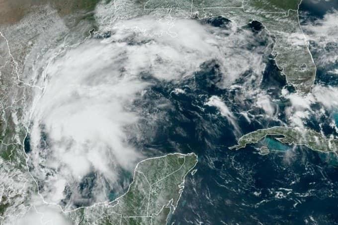 Tormenta tropical Nicholas amenaza Texas