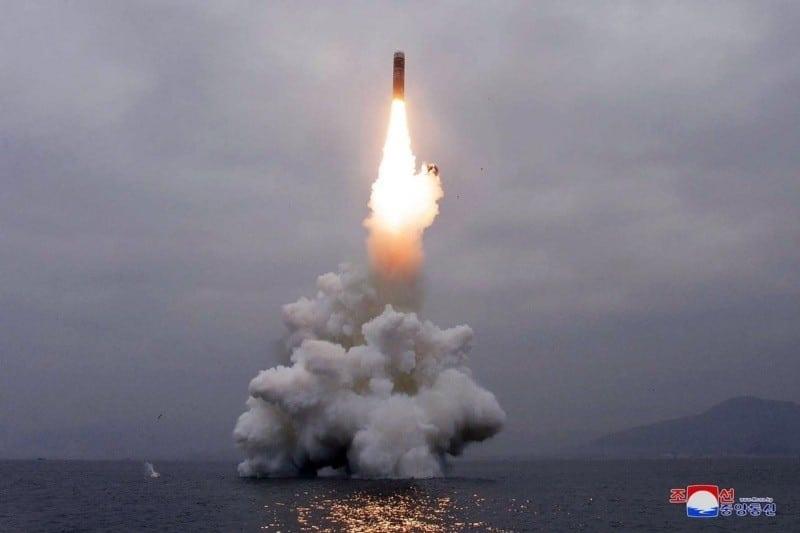Las Coreas hacen pruebas de misiles