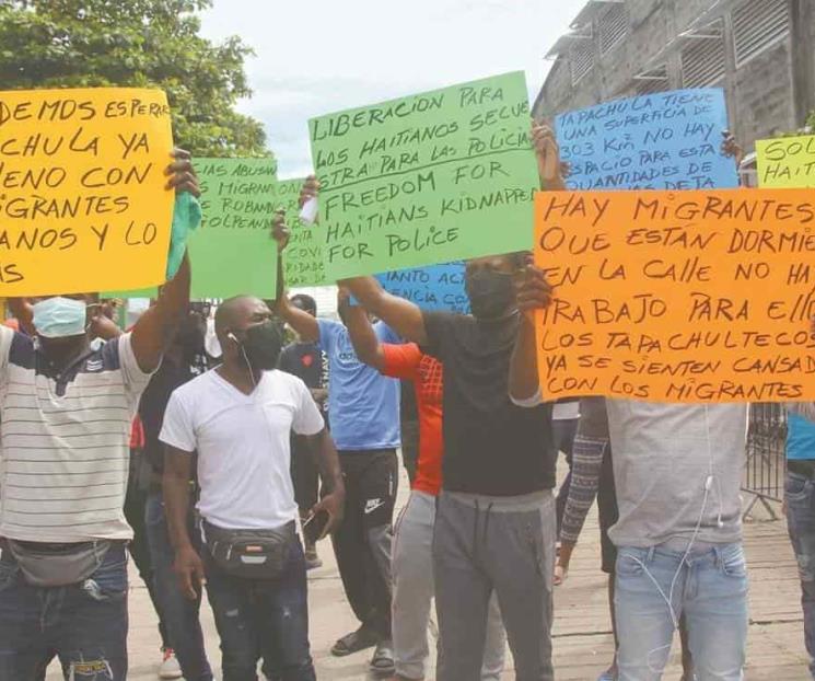 Migrantes haitianos bloquean carretera en Altamira