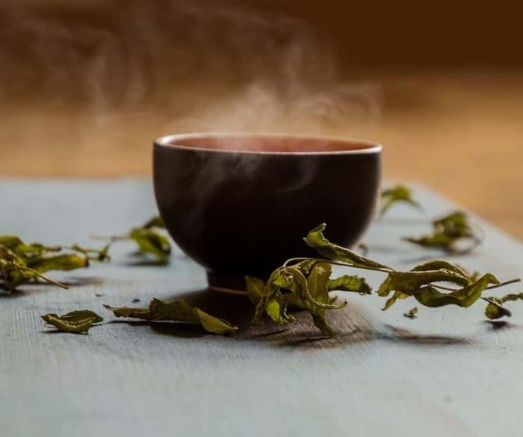Preparar té con agua de la llave hervida podría dañar salud