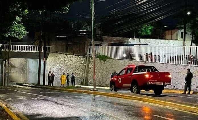 Muere automovilista atrapado en inundación en Guadalajara
