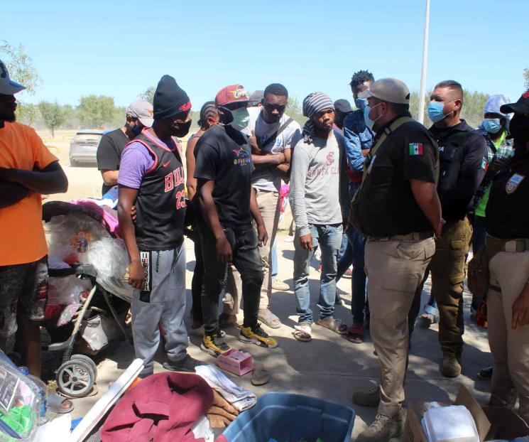 Trasladan a haitianos a nuevo refugio en Acuña, Coahuila