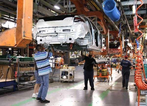 Anticipan caída de 6% en producción automotriz