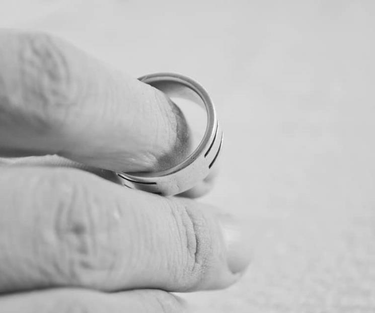 Divorcios y matrimonios sufren en 2020 mayor baja en décadas
