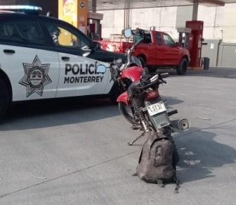 Viaja en moto robada y lo detienen