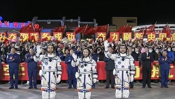 Envía China su misión espacial tripulada más larga