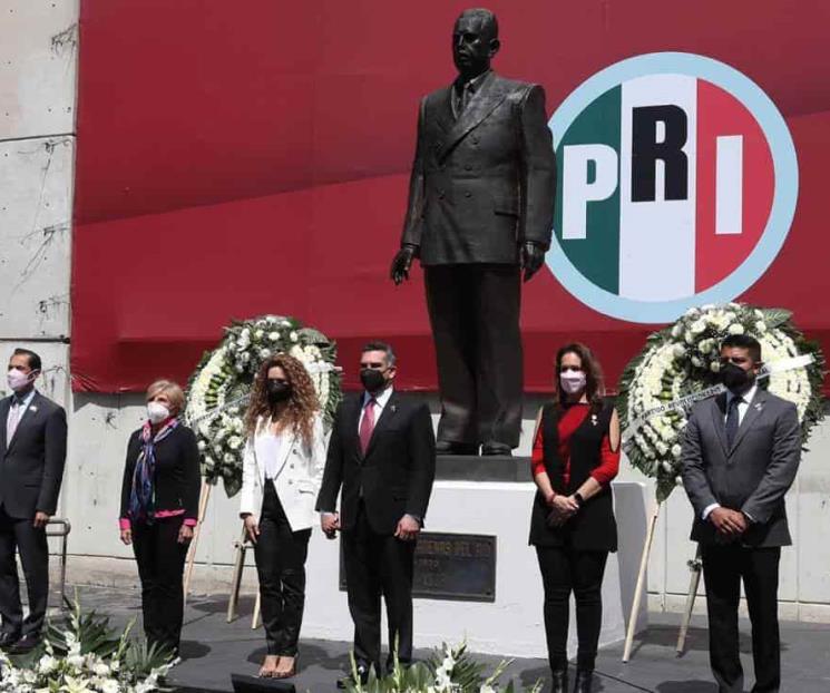 PRI rinde homenaje a Plutarco Elías Calles y Lázaro Cárdenas
