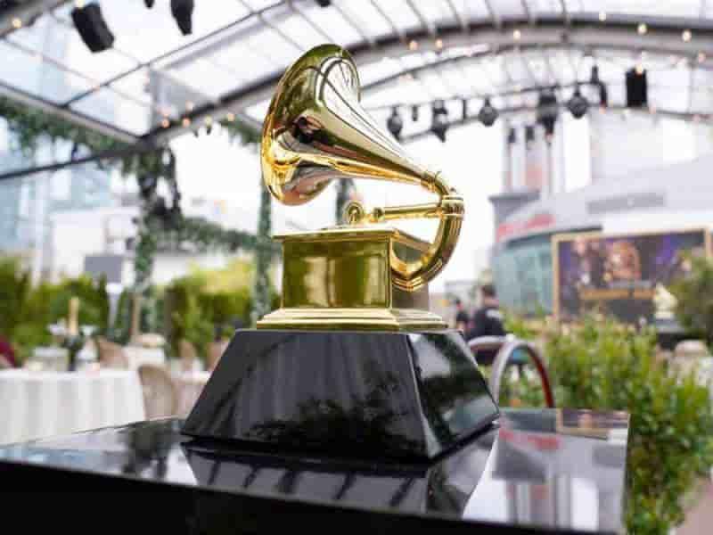 Publican los Grammy cláusula de inclusión