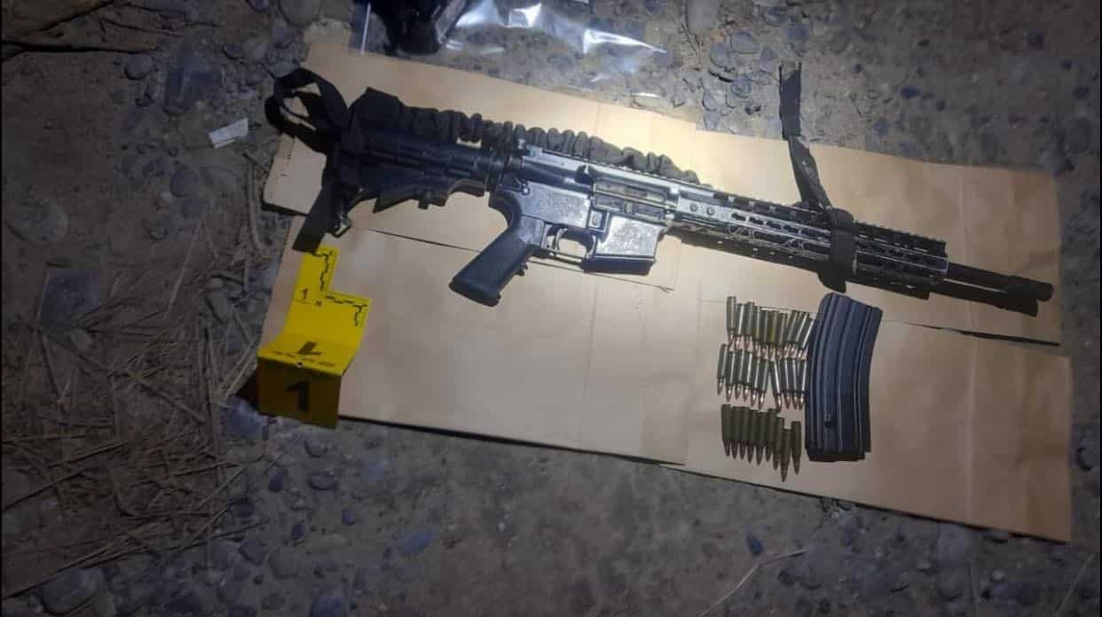 La policía preventiva de Montemorelos, encontraron abandonada un arma larga abastecida