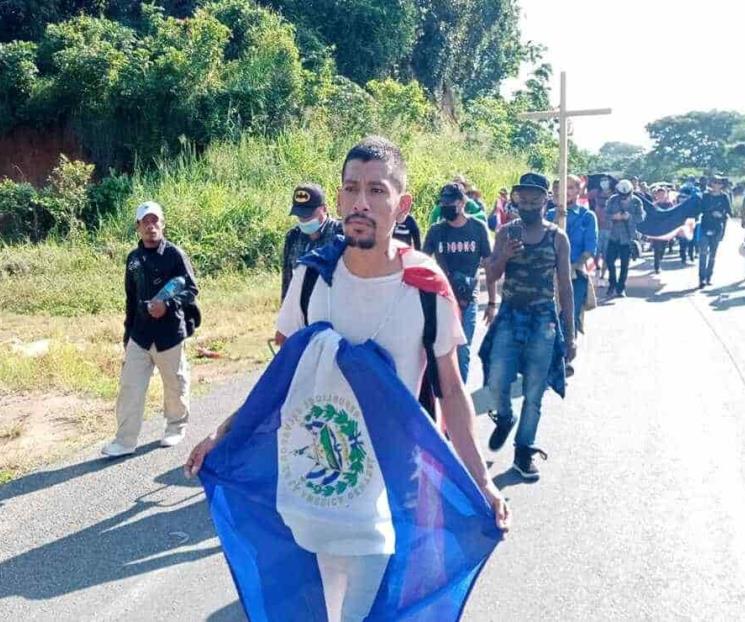 Caravana migrante sale de Tapachula; se dirige a CDMX