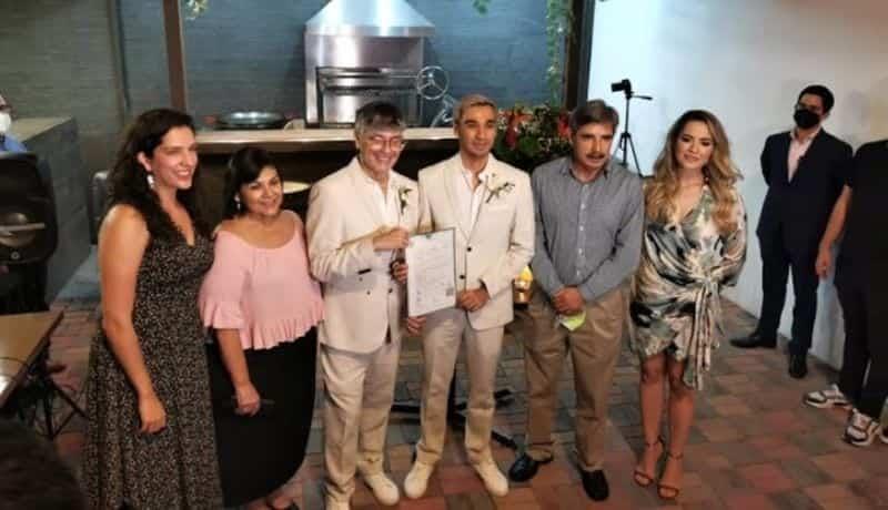 Celebra Sonora primer matrimonio igualitario