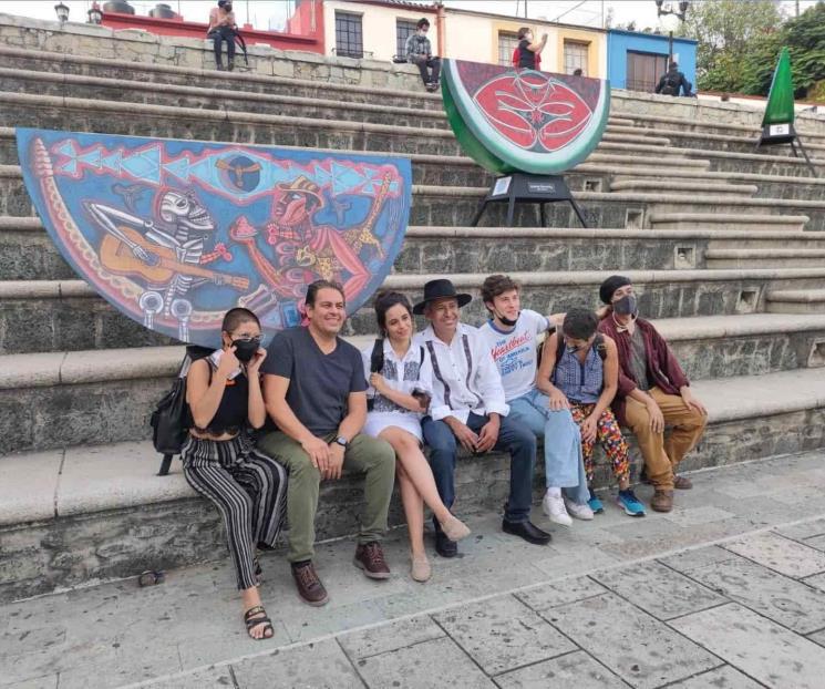 Shawn Mendes y Camila Cabello pasean en familia en Oaxaca