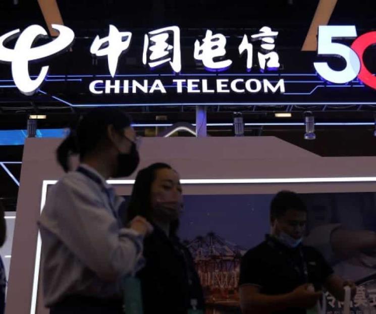 Washington expulsa a operadora móvil china