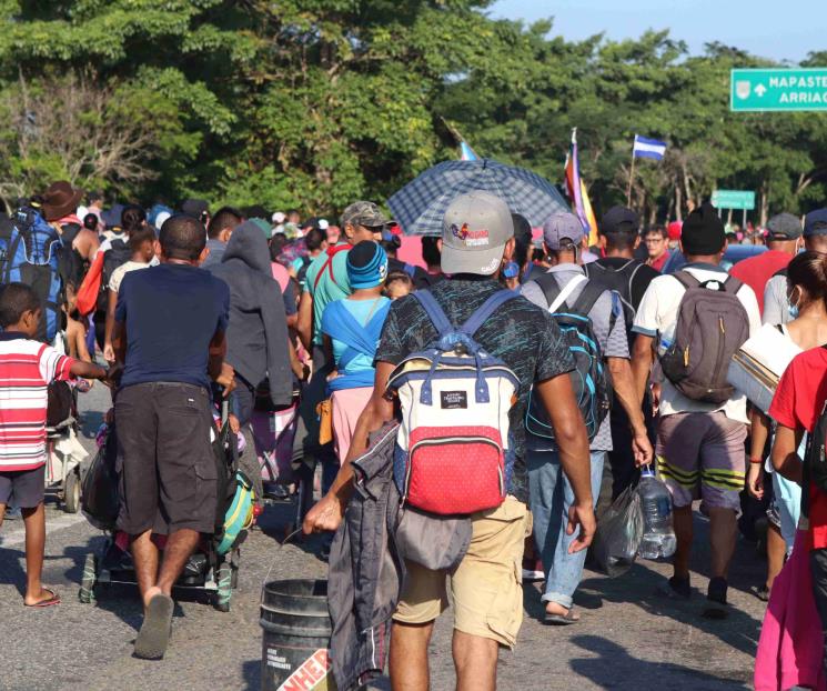 Se suman más migrantes en avance de caravana