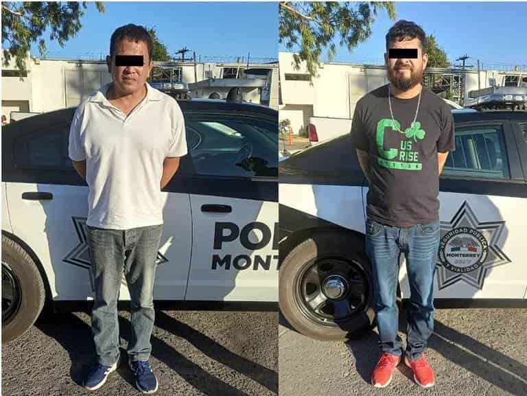 Detienen a 2 hombres en auto con reporte de robo
