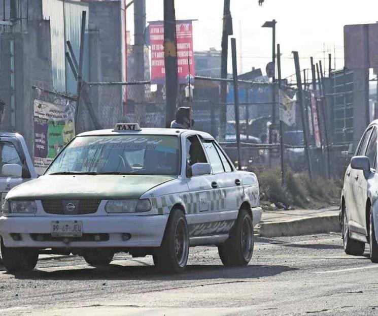 Van 200 víctimas de robo en taxis ilegales en Toluca