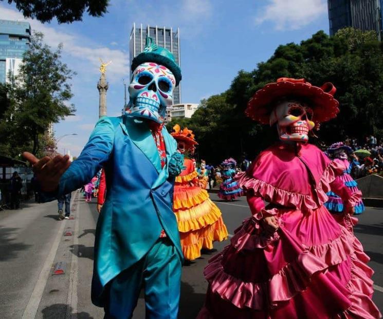 OPS “regaña” a México por  desfile de Día de Muertos