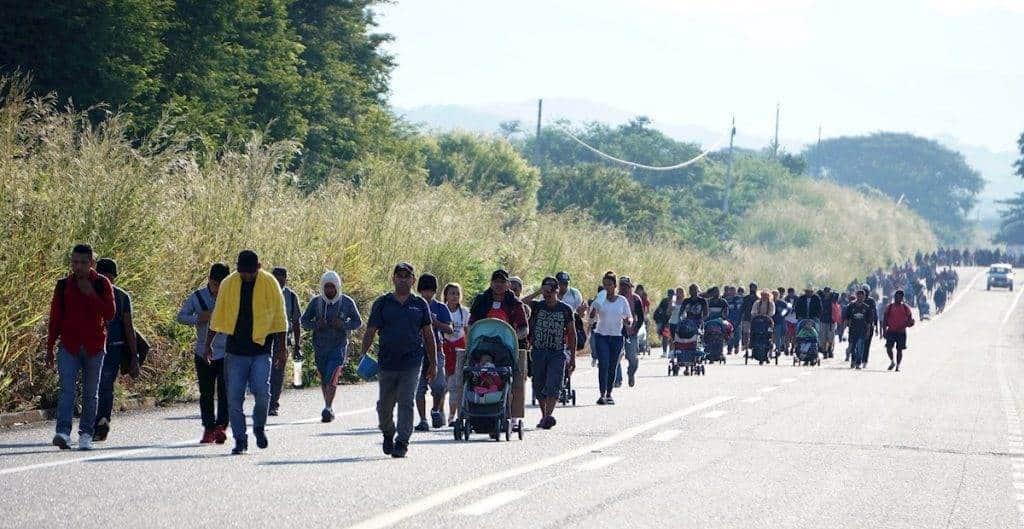 INM regulariza a 800 migrantes de la caravana