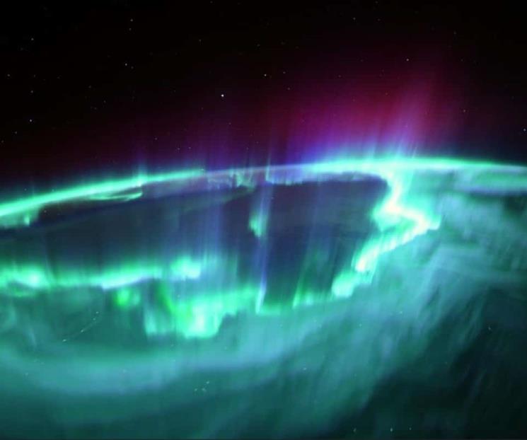Astronauta capta la aurora boreal más iluminada