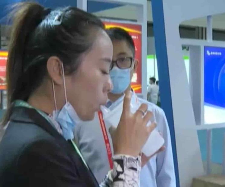 China presenta la primera vacuna inhalable contra Covid