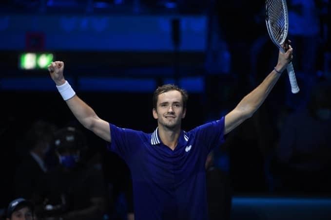Alcanza Medvédev semifinales en el ATP Finals